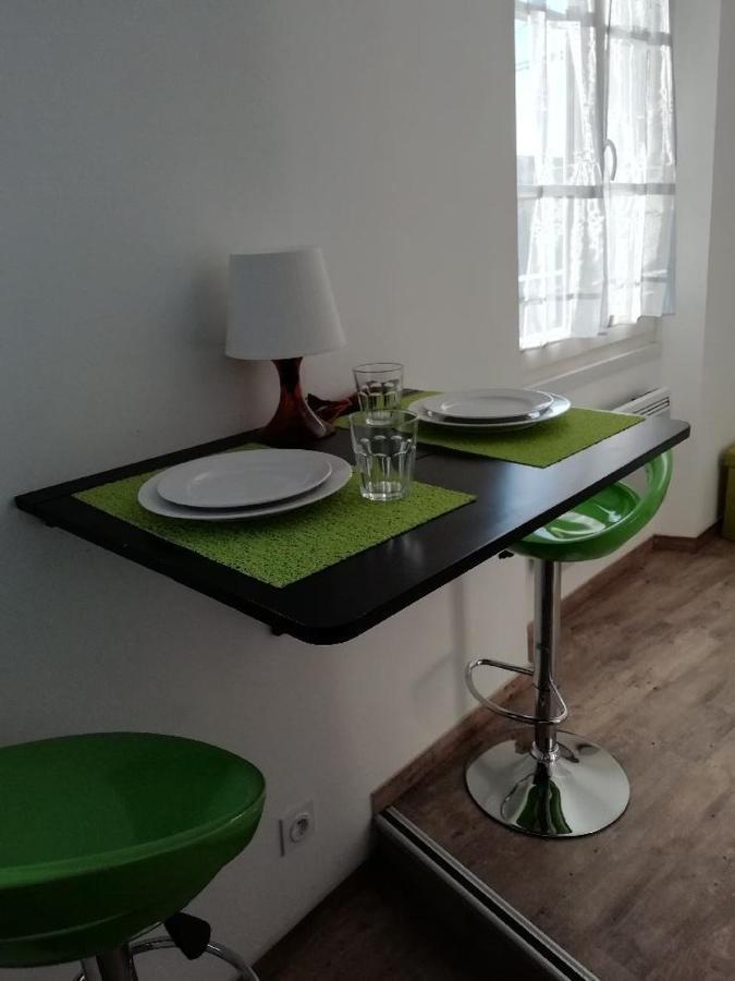 Port Apartment *